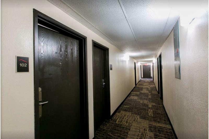Red Roof Plus+ Hotel 3*